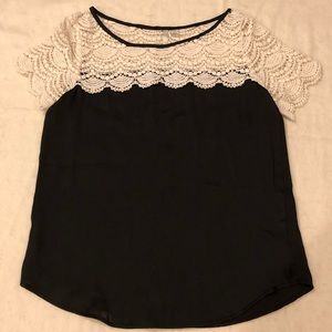 Lauren Conrad: Black Satin Top